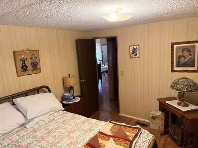 1391 West Dyer Road Bedroom