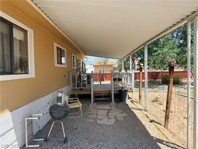 1391 West Dyer Road Patio
