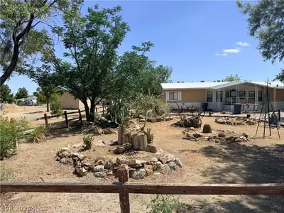 1391 West Dyer Road Yard