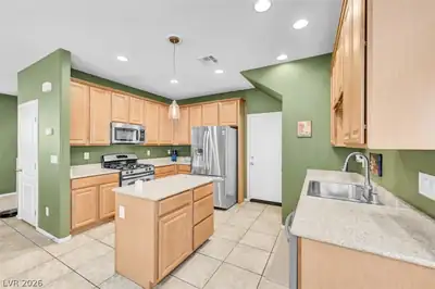 9348 Euphoria Rose Avenue, Las Vegas, NV 89166 Kitchen