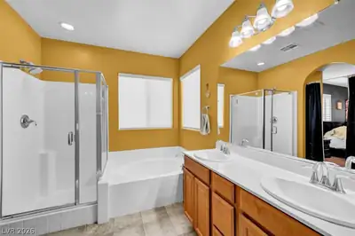 9348 Euphoria Rose Avenue, Las Vegas, NV 89166 Primary Bathroom