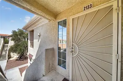 1881 West Alexander Road 2133 Entrance Foyer