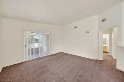 1881 West Alexander Road 2133 Living Room