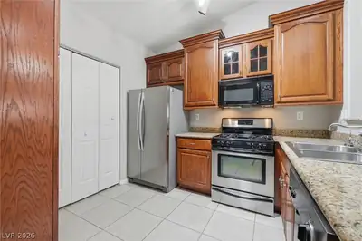 379 Blanca Springs Drive, Henderson, NV 89014 Kitchen