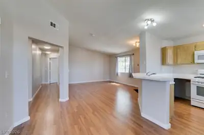 1881 West Alexander Road 2062 Living Room
