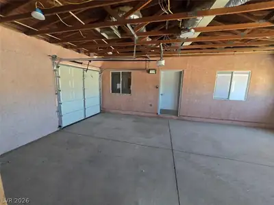 5785 West Russell Road Garage