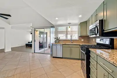 3956 Clear View Drive, Las Vegas, NV 89121 Kitchen