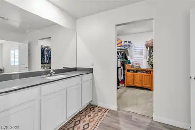 6183 Pink Cosmos Avenue, Las Vegas, NV 89122 Primary Bathroom
