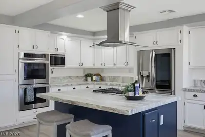 7424 Alcove Glen Court, Las Vegas, NV 89129 