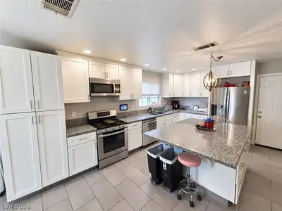 912 Alan Shepard Street, Las Vegas, NV 89145 Kitchen