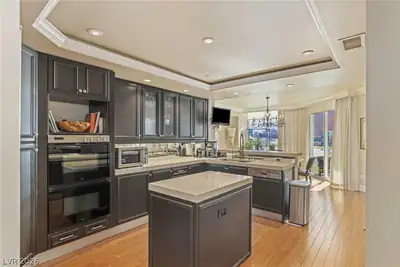 2877 Paradise Road 901 Kitchen