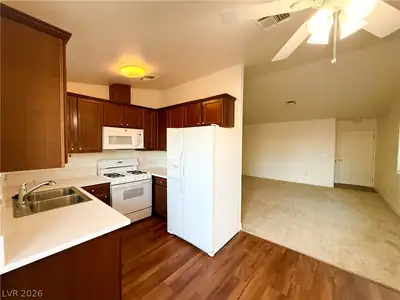 511 Chandler Street Kitchen