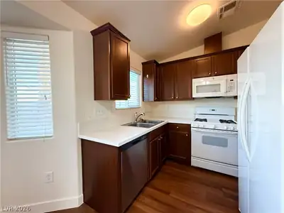 511 Chandler Street Kitchen