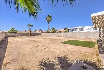 2119 Logsdon Drive, North Las Vegas, NV 89032 Yard