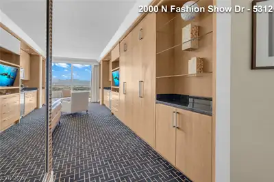 2000 North Fashion Show Drive 5312 Living Room