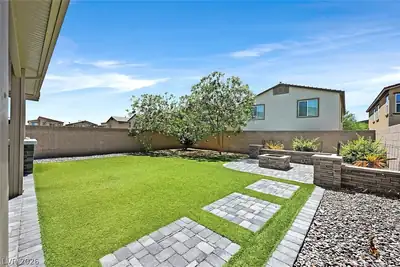 4519 Solitude Falls Avenue, North Las Vegas, NV 89084 Yard