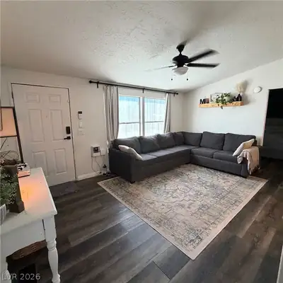 484 Michael Way, Alamo, NV 89001 Living Room