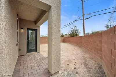 1606 Wilder Crossing Ct Patio