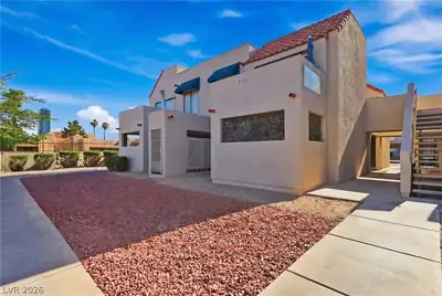 4321 Gannet Circle 199 Front of Structure