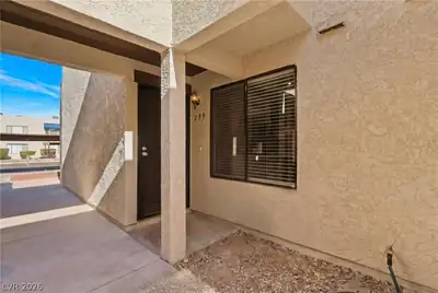 4321 Gannet Circle 199 Front of Structure