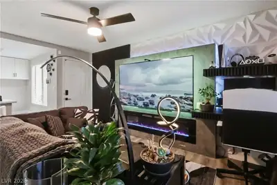 4321 Gannet Circle 199 Living Room