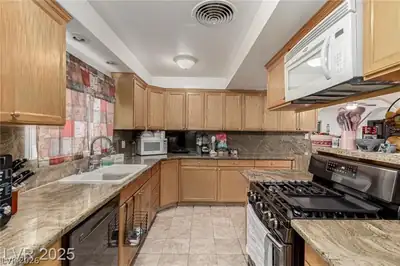 1924 South 1924 S 6th ST Street Kitchen