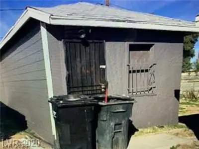 612 West McWilliams Avenue Side of Structure