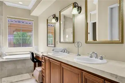 15 Via Mantova 401, Henderson, NV 89011 Primary Bathroom