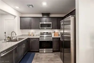 2829 Champagne Gold Avenue, North Las Vegas, NV 89086 Kitchen