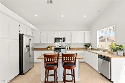 2429 Sunrise Springs Court, North Las Vegas, NV 89031 Kitchen