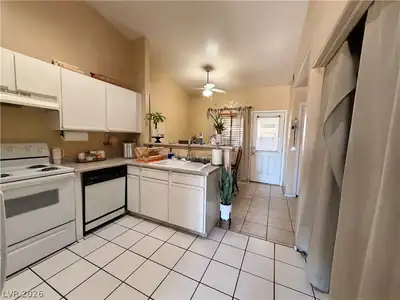 3881 Soda Springs Drive, Las Vegas, NV 89115 Kitchen