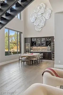 5 Crystal Tree Pass Dining Area