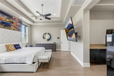5 Crystal Tree Pass Bedroom