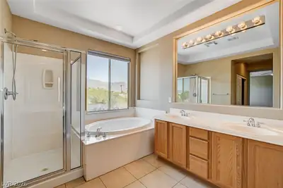 4840 Magnolia Blossom Avenue, Las Vegas, NV 89131 Primary Bathroom