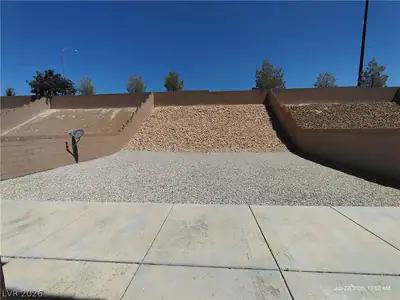 8166 Minots Ledge Avenue, Las Vegas, NV 89147 Yard