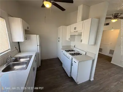 3574 San Pascual Avenue, Las Vegas, NV 89115 Kitchen