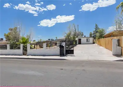 2307 Daley Street, North Las Vegas, NV 89030 Front of Structure