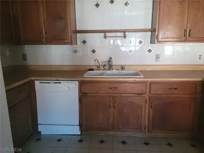 6663 West Tropicana Avenue 202 Kitchen