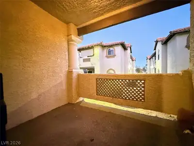 1403 SANTA MARGARITA Street D Patio