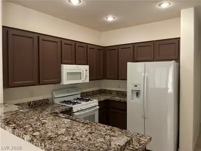 2581 Leighton Avenue, Henderson, NV 89052 Kitchen