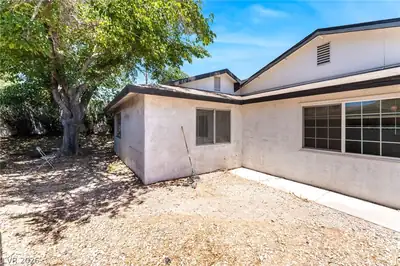 4268 Hampshire Circle, Las Vegas, NV 89121 Yard