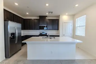 100 Hornbeck Lane, Las Vegas, NV 89138 Kitchen
