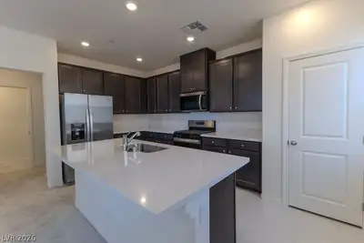 100 Hornbeck Lane, Las Vegas, NV 89138 Kitchen