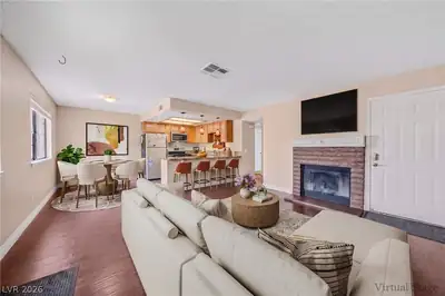 101 Luna Way 164 Living Room
