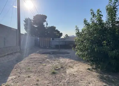 1408 Ferguson Avenue, North Las Vegas, NV 89030 Yard