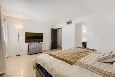 750 South Royal Crest Circle 327 Bedroom