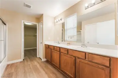 3233 Aiken Street, North Las Vegas, NV 89032 Primary Bathroom