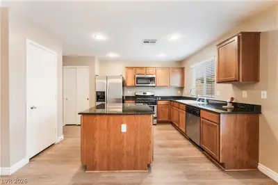 3233 Aiken Street, North Las Vegas, NV 89032 Kitchen