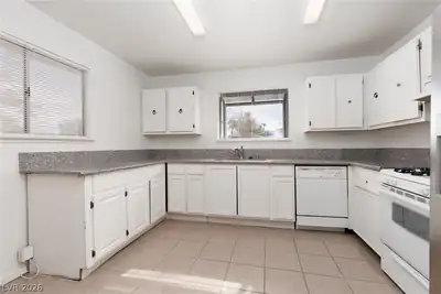 412 Box Elder Way, Henderson, NV 89015 Kitchen