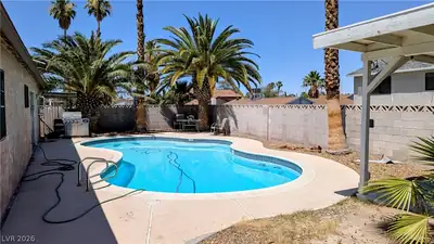 3204 Lindell Road, Las Vegas, NV 89146 Pool